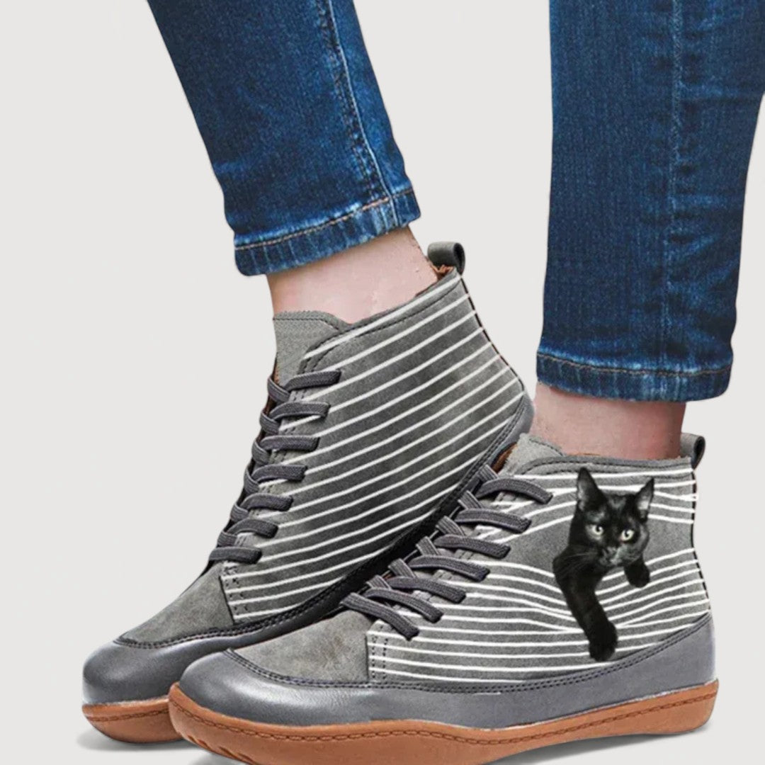 ELISEN – MEOWGICAL TRAINERS