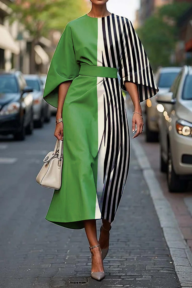 Grace™ - Elegant Dress with Round Neck